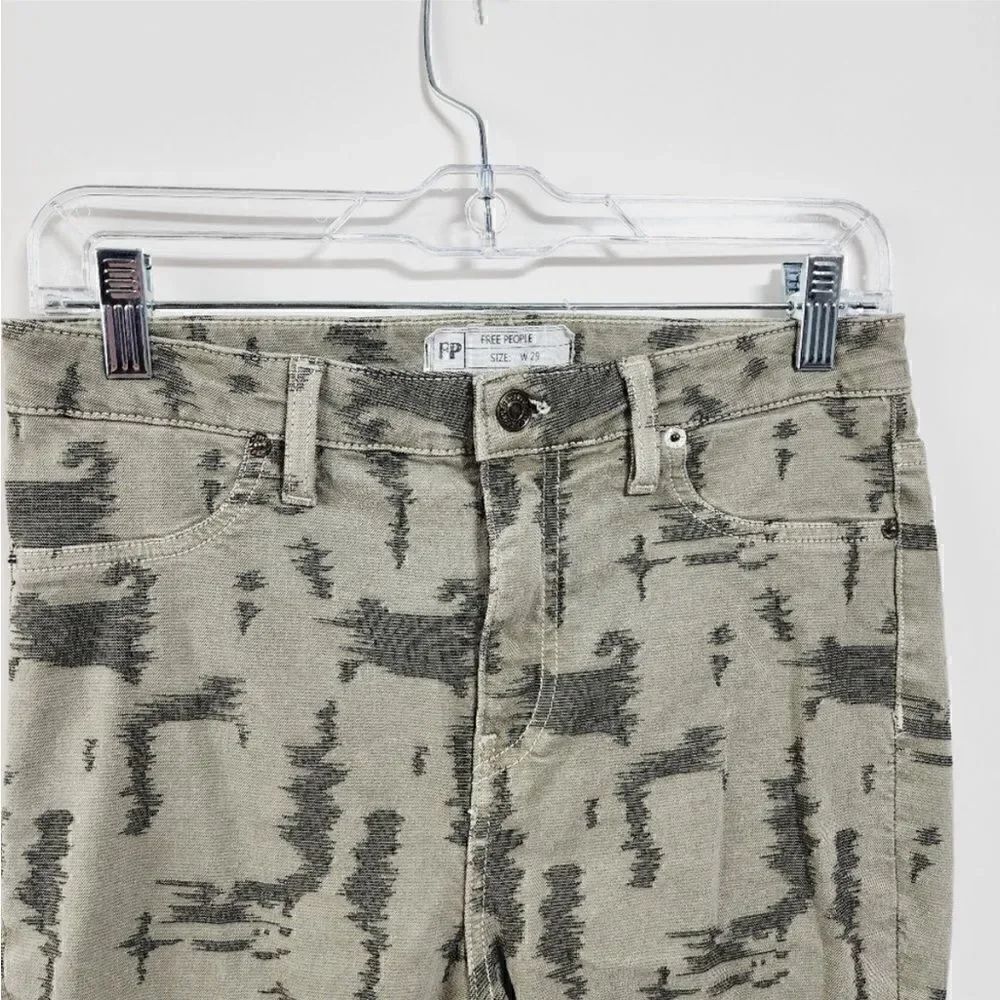Free People Women Size 29 Long and Lean edgy Camo Skinny Denim Jeans - Picture 11 of 14